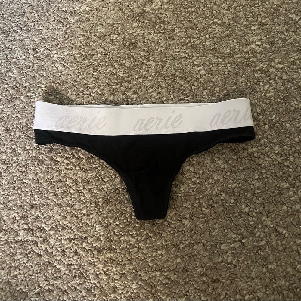 ✨NEW LISTING✨ Aerie - Two-Tone Black and White Thong